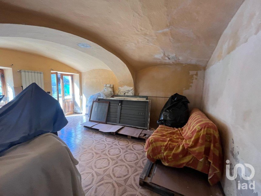 Rustico 4 locali di 400 m² in San Benigno Canavese (10080)