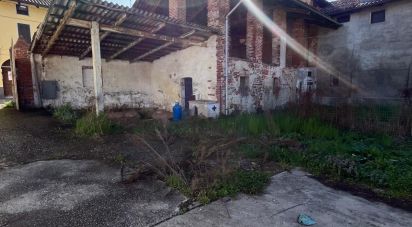 Rustico 4 locali di 400 m² in San Benigno Canavese (10080)