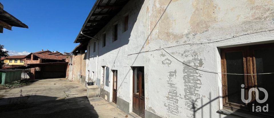 Rustico 4 locali di 400 m² in San Benigno Canavese (10080)