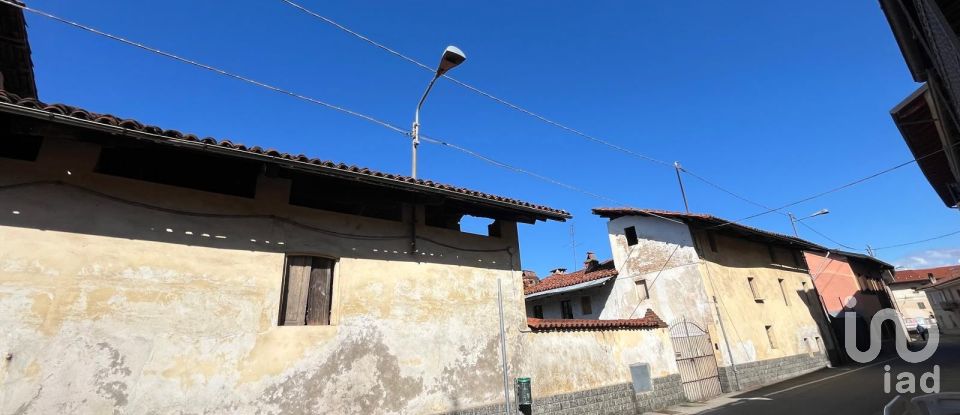 Rustico 4 locali di 400 m² in San Benigno Canavese (10080)