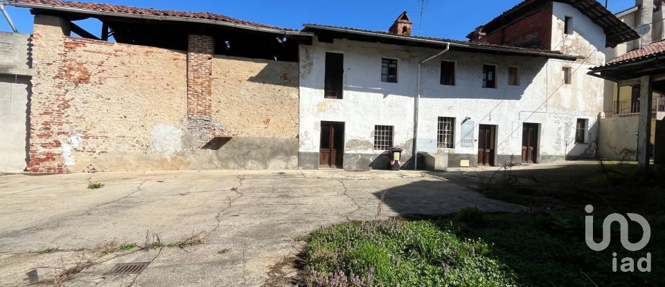 Rustico 4 locali di 400 m² in San Benigno Canavese (10080)