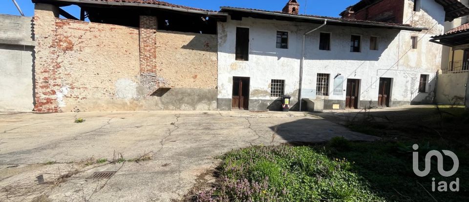 Rustico 4 locali di 400 m² in San Benigno Canavese (10080)