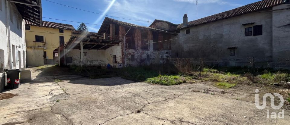 Rustico 4 locali di 400 m² in San Benigno Canavese (10080)