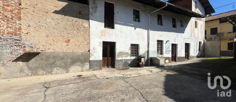Rustico 4 locali di 400 m² in San Benigno Canavese (10080)