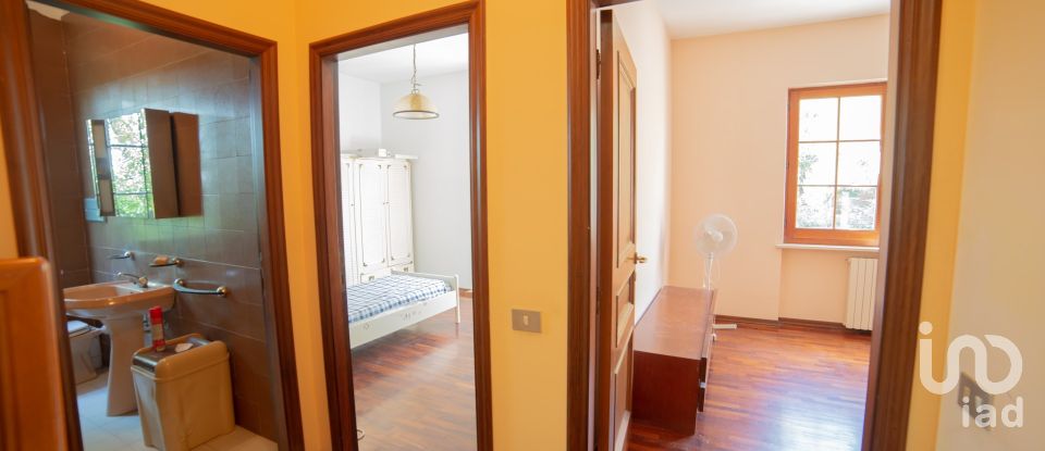 Casa indipendente 12 locali di 310 m² in Senigallia (60019)