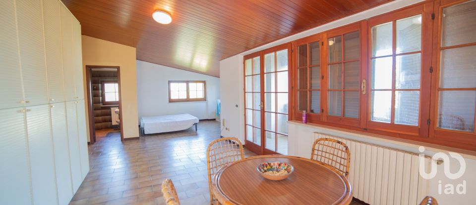 Casa indipendente 12 locali di 310 m² in Senigallia (60019)