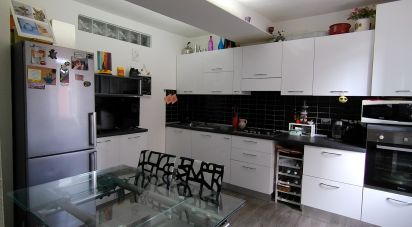 Appartamento 5 locali di 95 m² a Genova (16162)