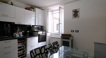 Appartamento 5 locali di 95 m² a Genova (16162)