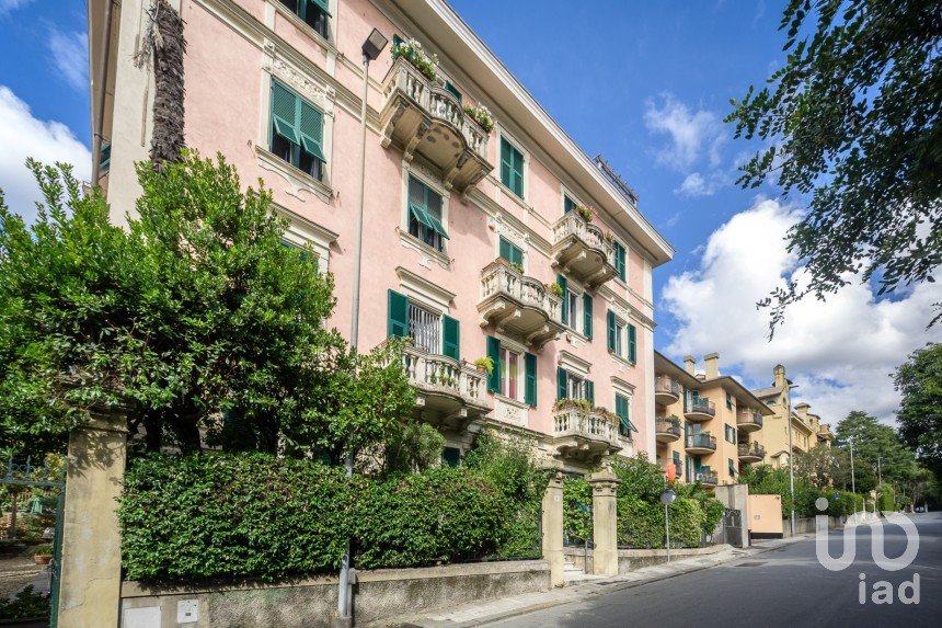 Appartamento 8 locali di 160 m² a Genova (16146)