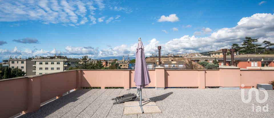 Appartamento 8 locali di 160 m² a Genova (16146)