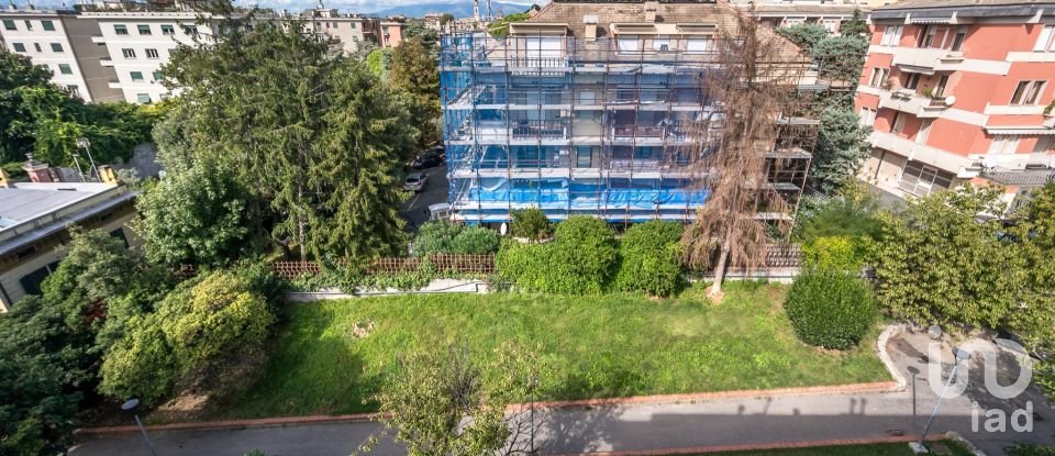 Appartamento 8 locali di 160 m² a Genova (16146)