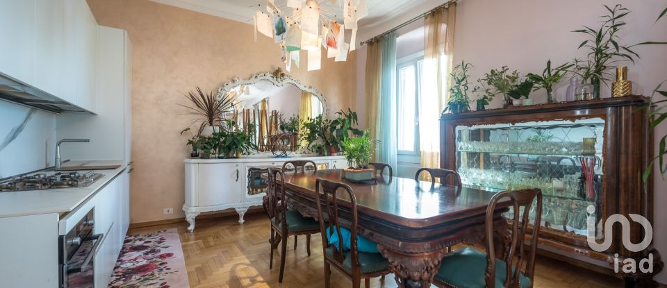 Appartamento 8 locali di 160 m² a Genova (16146)