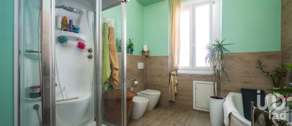 Appartamento 8 locali di 160 m² a Genova (16146)