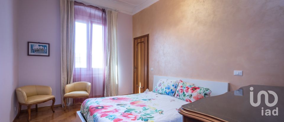 Appartamento 8 locali di 160 m² a Genova (16146)