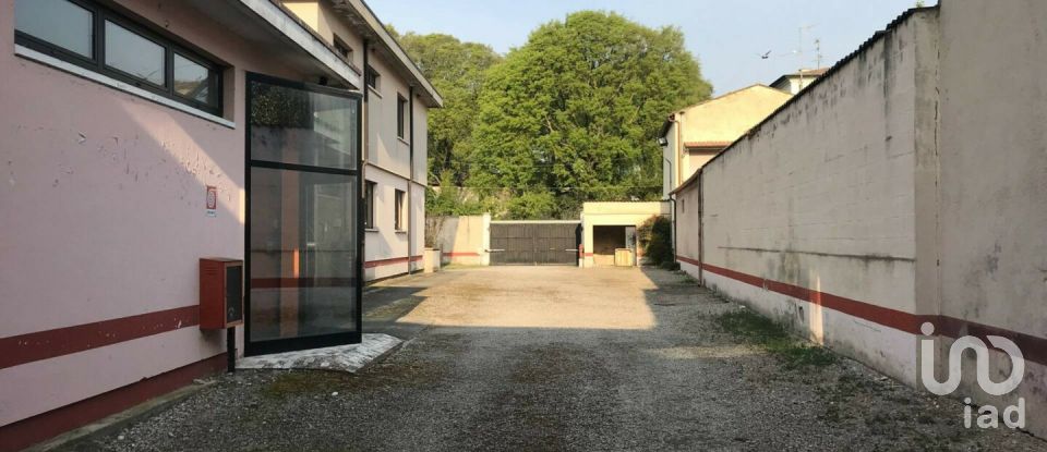 Capannone di 3.872 m² in Guidizzolo (46040)