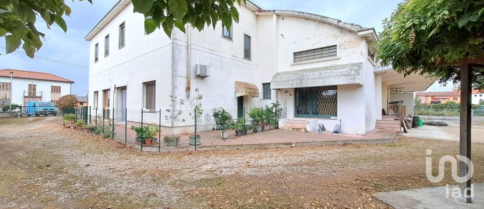 House 7 rooms of 200 m² in Costa di Rovigo (45023)