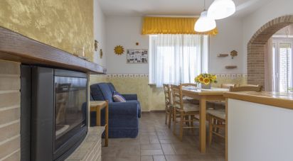 Appartamento 7 locali di 150 m² a Filottrano (60024)