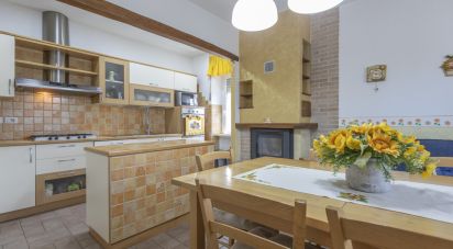 Appartamento 7 locali di 150 m² a Filottrano (60024)