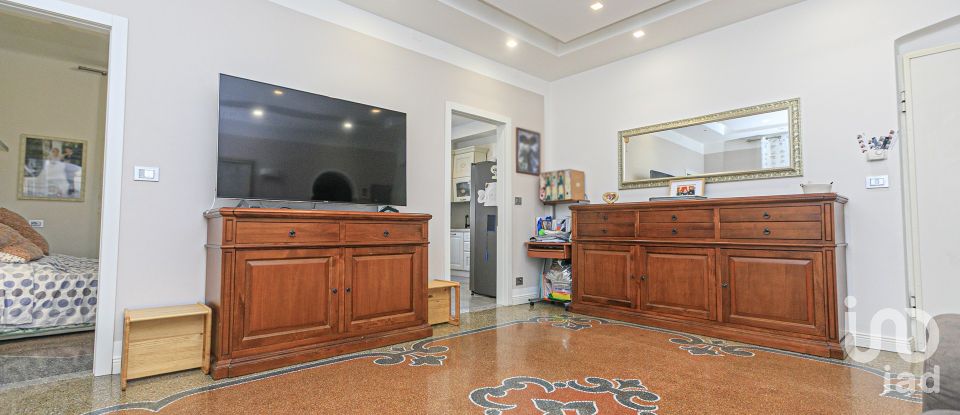 Appartamento 5 locali di 95 m² a Genova (16147)