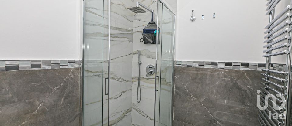 Appartamento 5 locali di 95 m² a Genova (16147)