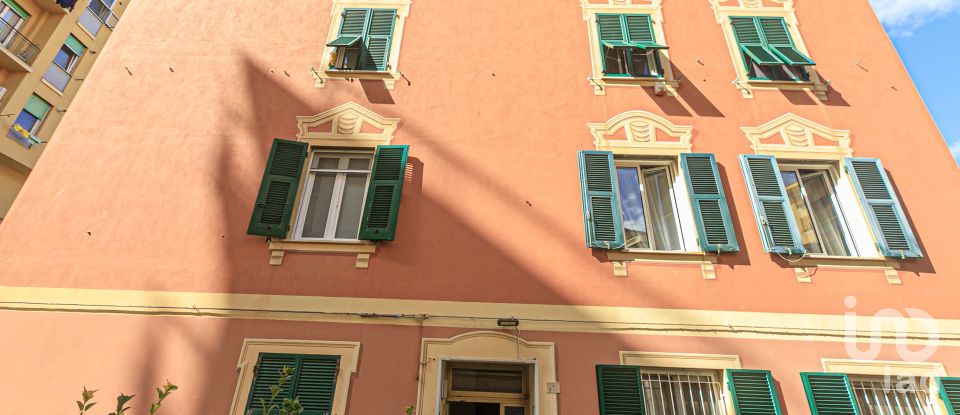 Appartamento 5 locali di 95 m² a Genova (16147)