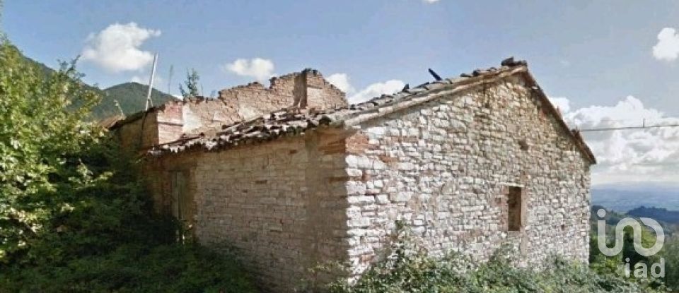 Mansion 11 rooms of 147 m² in Fabriano (60044)