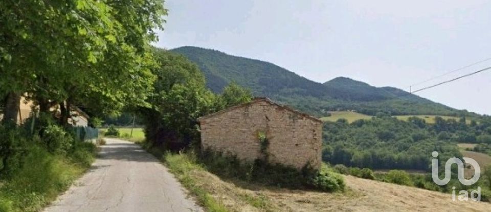 Mansion 11 rooms of 147 m² in Fabriano (60044)