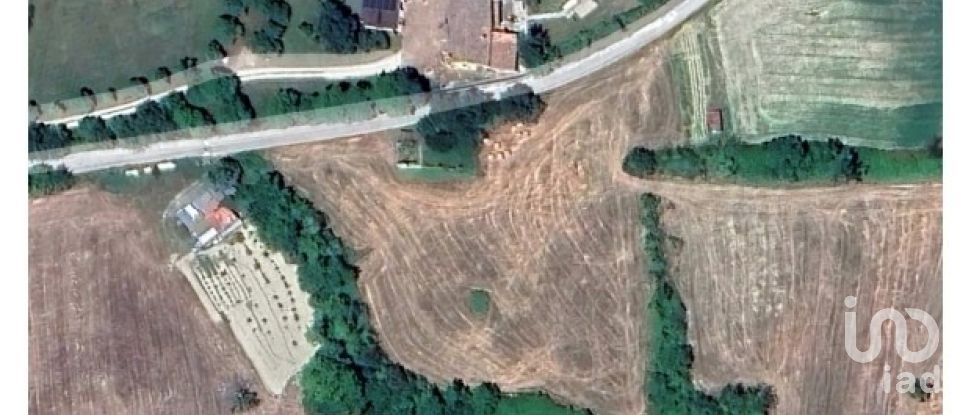 Mansion 11 rooms of 147 m² in Fabriano (60044)