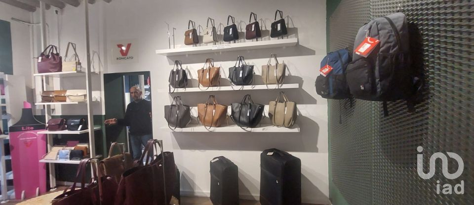 Negozio / locale commerciale di 30 m² in Genova (16126)