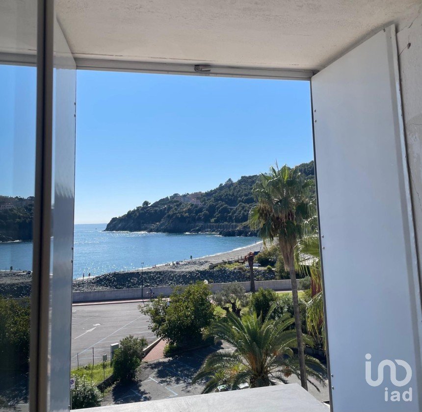 Quadrilocale di 109 m² a Cogoleto (16016)