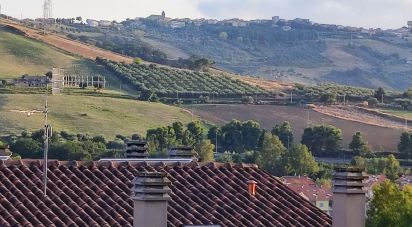 Terreno di 711 m² in Pineto (64025)