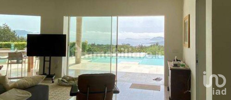 House 8 rooms of 180 m² in San Teodoro (07052)