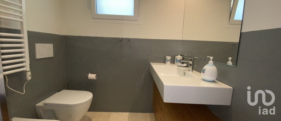 House 8 rooms of 180 m² in San Teodoro (07052)