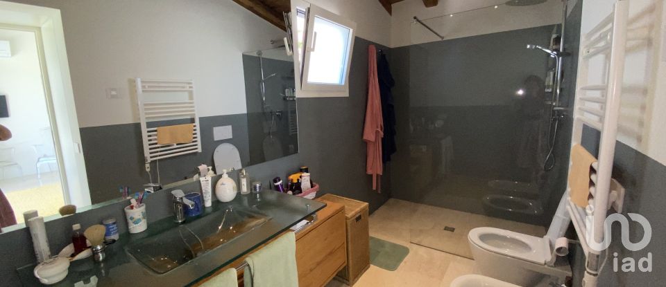 House 8 rooms of 180 m² in San Teodoro (07052)