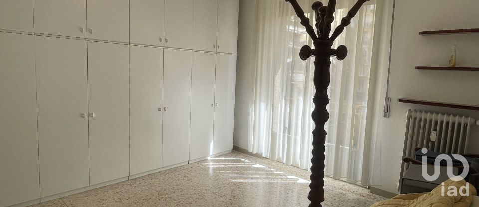 Apartment 5 rooms of 111 m² in Arezzo (52100)