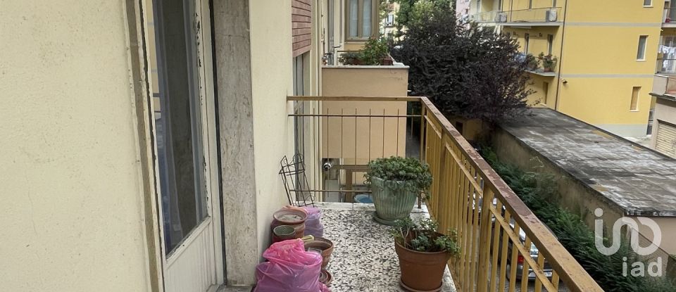Apartment 5 rooms of 111 m² in Arezzo (52100)