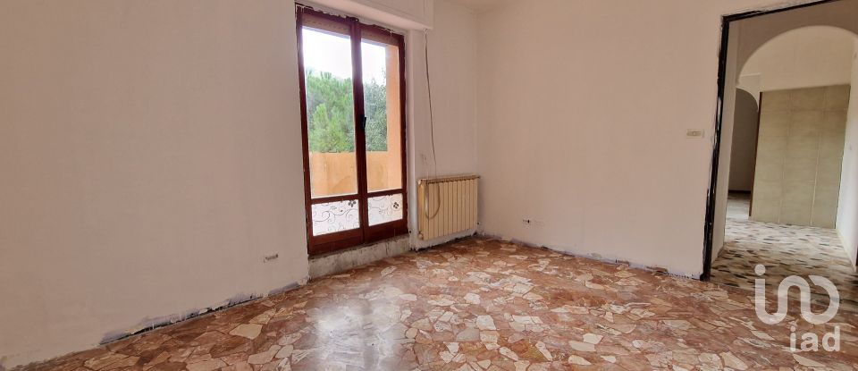 Four-room apartment of 68 m² in Genova (16133)