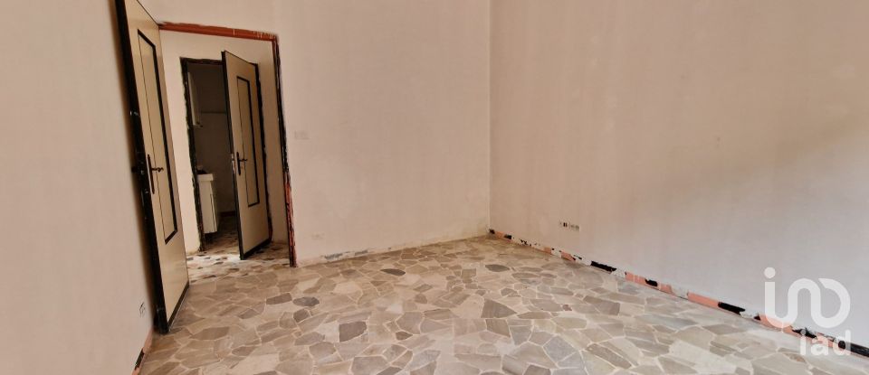 Four-room apartment of 68 m² in Genova (16133)