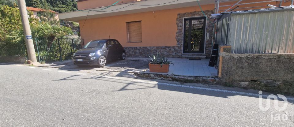 Four-room apartment of 68 m² in Genova (16133)