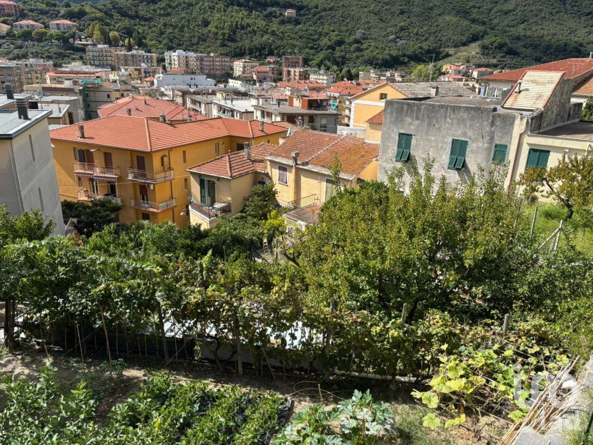 Casa indipendente / Villa 7 locali di 142 m² in Finale Ligure (17024)