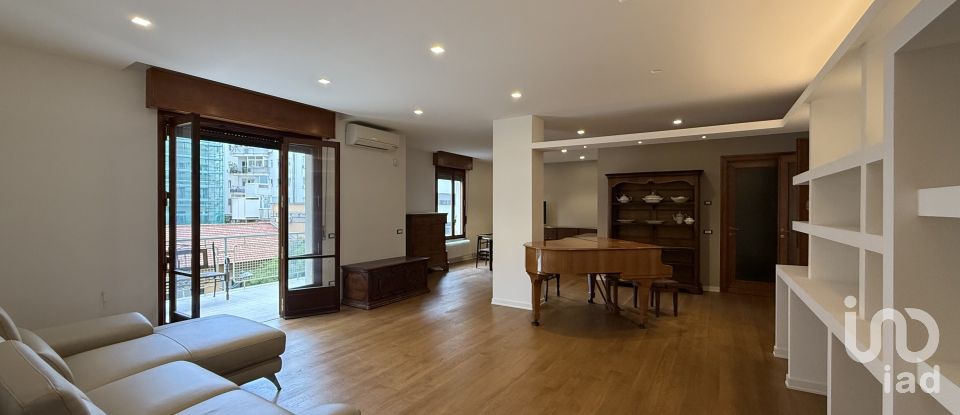 Four-room apartment of 170 m² in Palermo (90138)