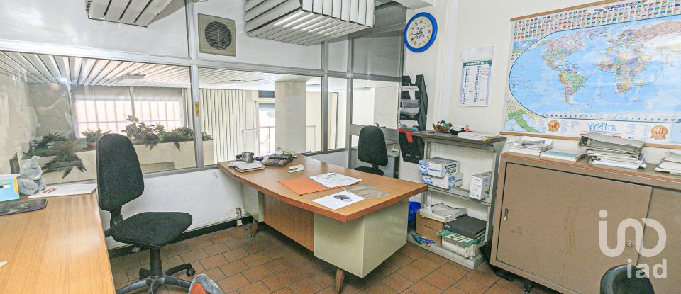 Negozio / locale commerciale di 170 m² in Genova (16149)