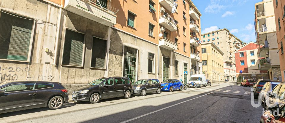 Negozio / locale commerciale di 170 m² in Genova (16149)