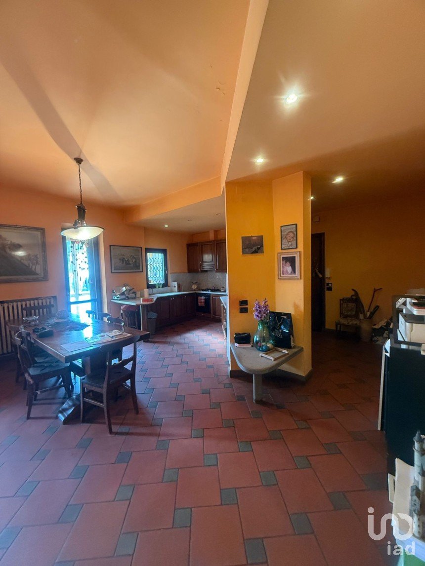Apartment 7 rooms of 155 m² in Prato (59100)