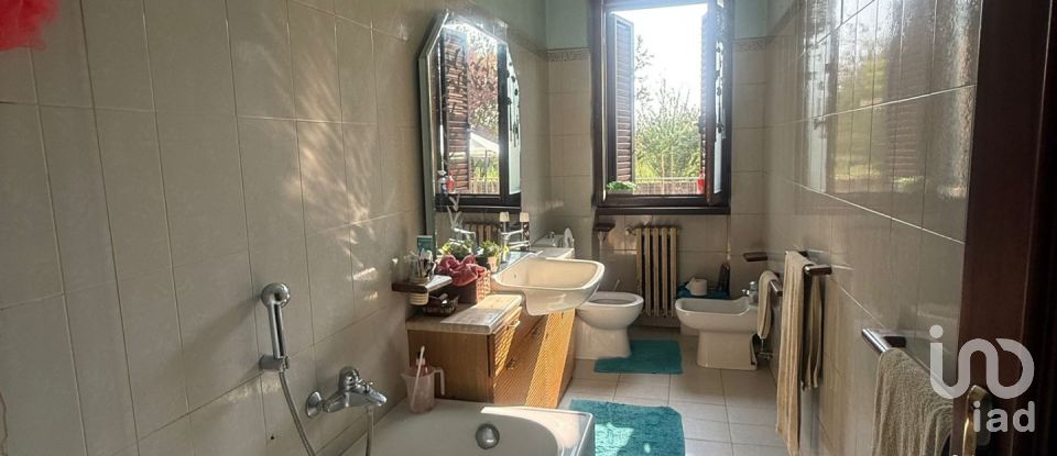 Apartment 7 rooms of 155 m² in Prato (59100)