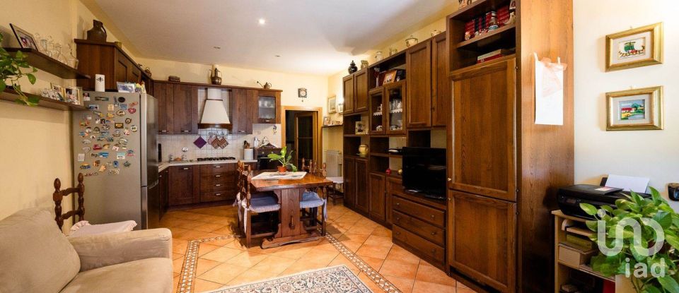 House 7 rooms of 129 m² in Signa (50058)
