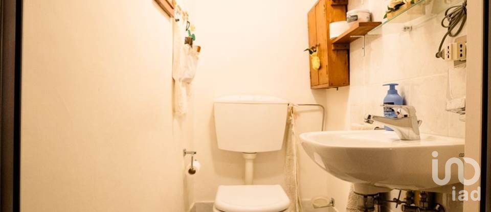 House 7 rooms of 129 m² in Signa (50058)