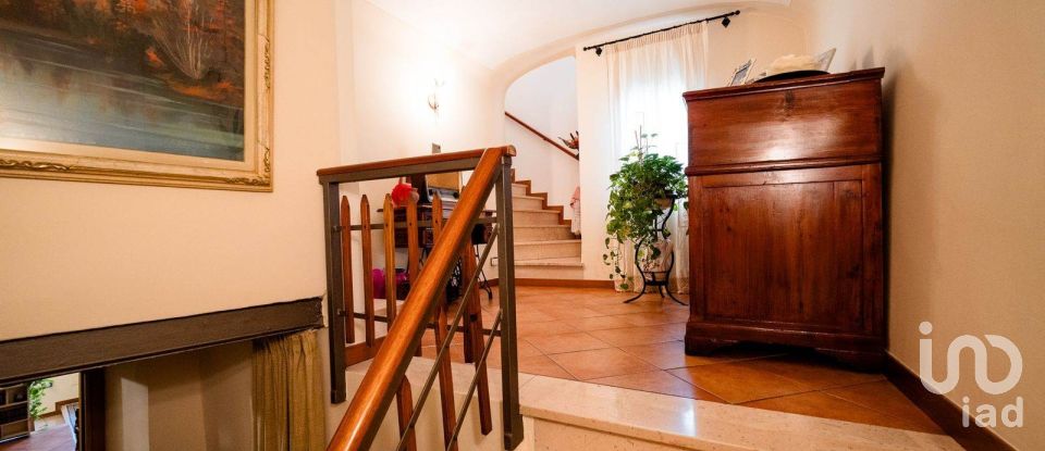 House 7 rooms of 129 m² in Signa (50058)