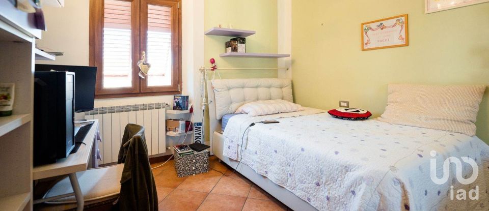 House 7 rooms of 129 m² in Signa (50058)