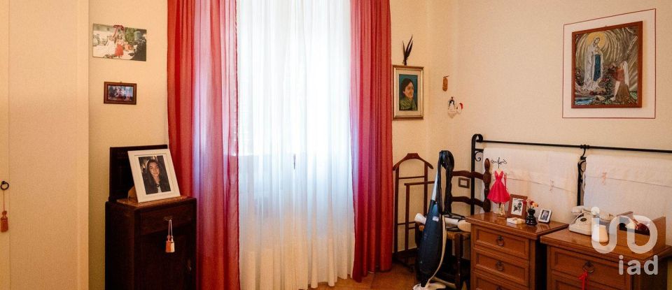 House 7 rooms of 129 m² in Signa (50058)